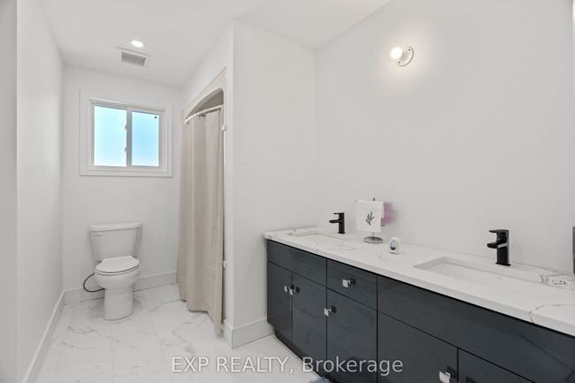 250 William St E, House other with 3 bedrooms, 2 bathrooms and 3 parking in Parkhill ON | Image 14
