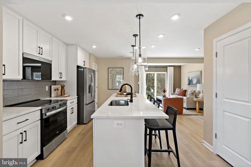 111 Courthouse Dr, MARTINSBURG, WV, 25404-3749 | Card Image