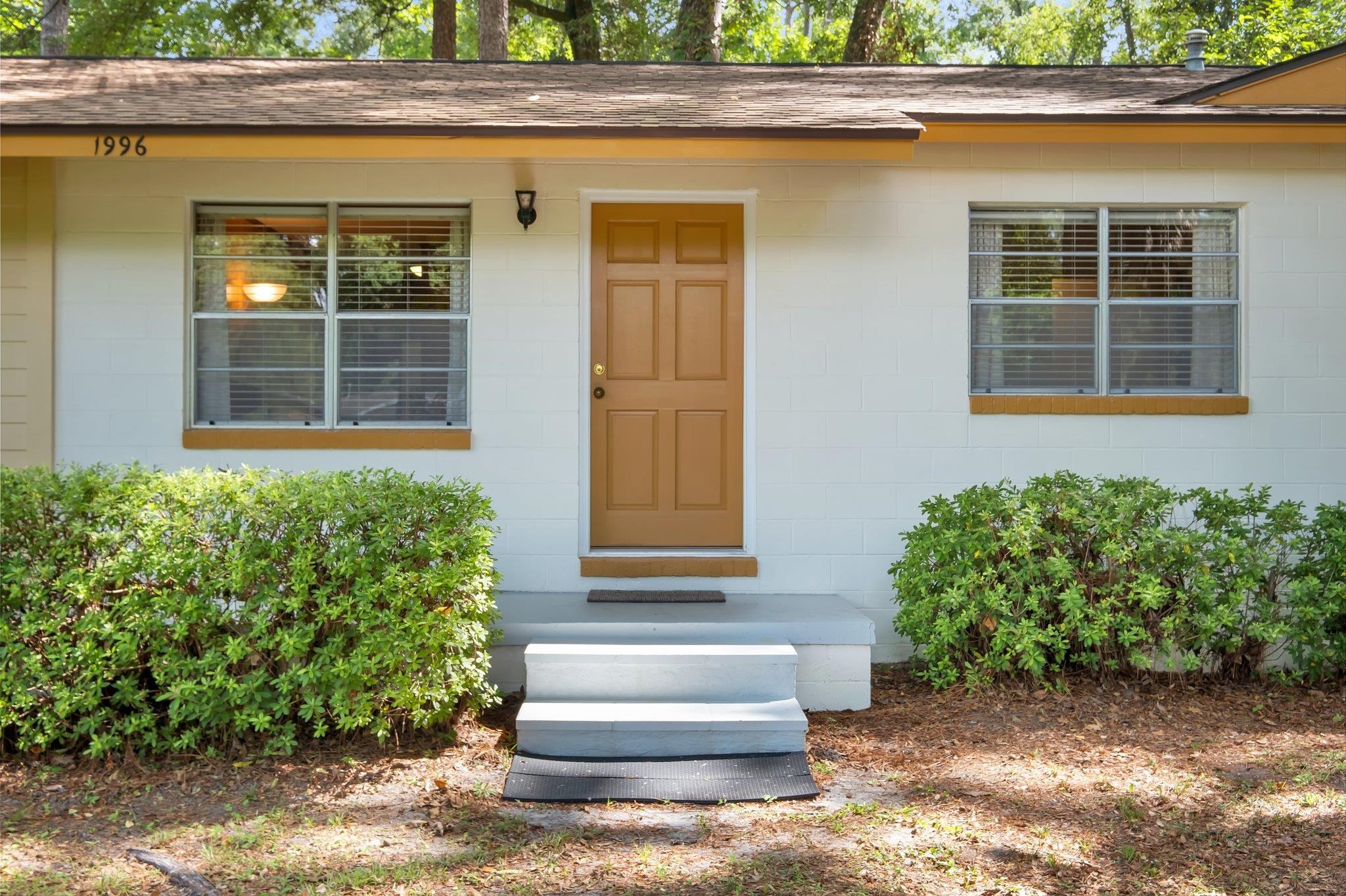 Hickory Ln, Tallahassee, FL 32305