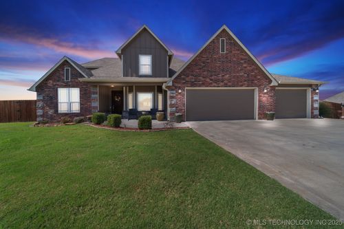 12860 N 44th East Ave, Skiatook, OK, 74070-3453 | Card Image