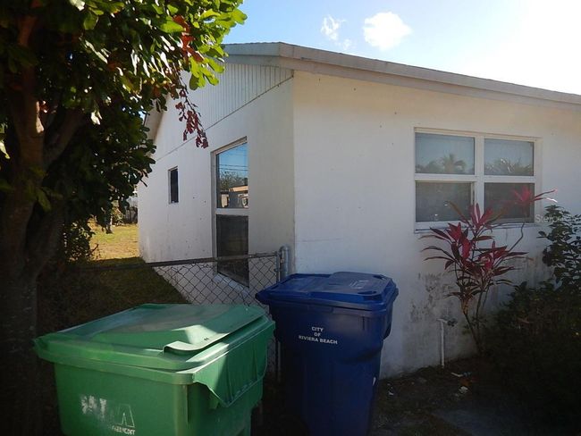1263 W 27 Th St, House other with 3 bedrooms, 1 bathrooms and null parking in Riviera Beach FL | Image 26