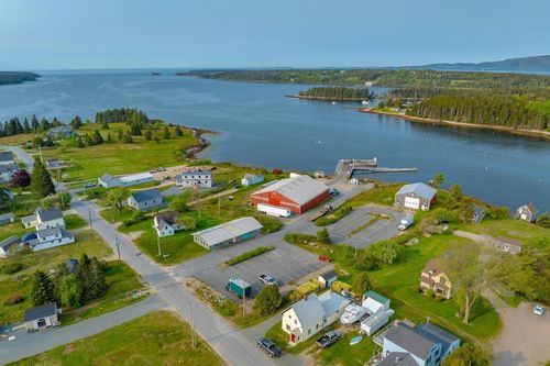 88 Sargent Street, Winter Harbor, ME, 04693 | Card Image
