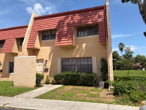 40 Spinning Wheel Ln, Tamarac, FL, 33319-2437 | Card Image