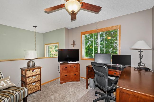 Entertainment or office space with large windows | Image 18