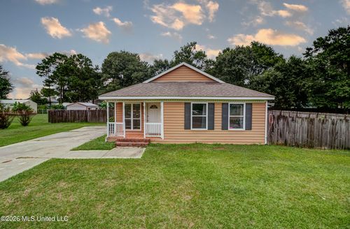 19116 Crestwick St, Saucier, MS, 39574-7554 | Card Image
