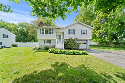 10 Upland Rd, Danvers, MA, 01923-3429 | Card Image