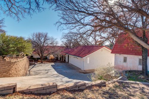 15 Surrey Cir, Ransom Canyon, TX, 79366-2223 | Card Image