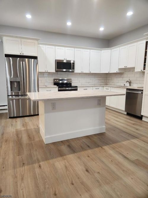 apt-6i-111 Mulberry St, Newark, NJ, 07102-4013 | Card Image
