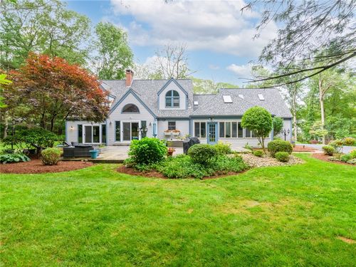 20 Beechwood Dr, Cranston, RI, 02921-3300 | Card Image