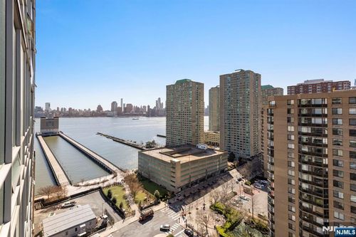 20 Newport Pkwy, Jersey City, NJ, 07310-2301 | Card Image