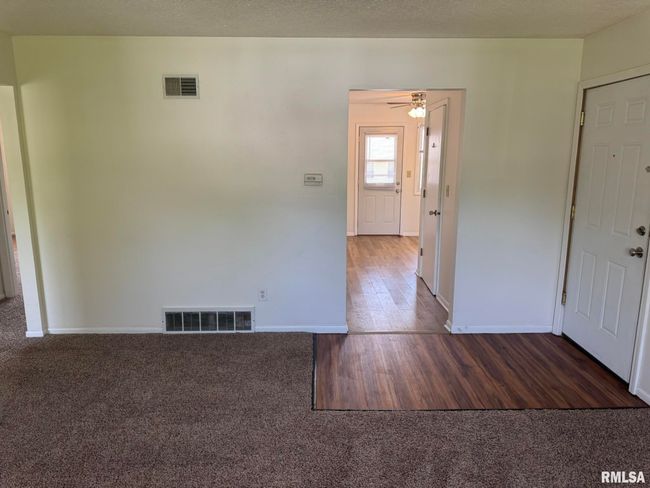 APT-9 - 400 N 5 Th St, Condo with 2 bedrooms, 2 bathrooms and 1 parking in Eldridge IA | Image 5