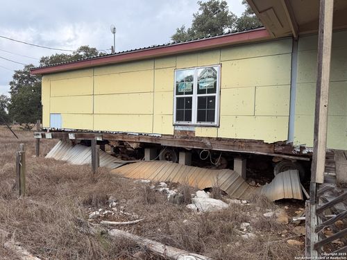 473 Mills Ln, Pipe Creek, TX, 78063-5968 | Card Image