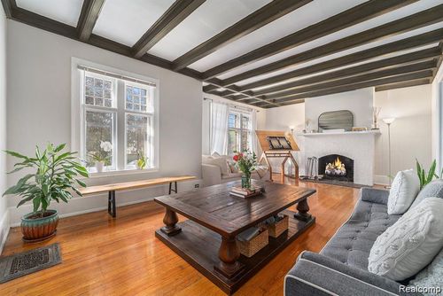 8123 E Lafayette St, Detroit, MI, 48214-2685 | Card Image