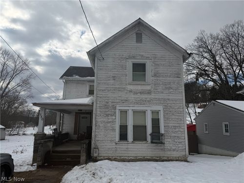 750 Cross St, Newcomerstown, OH, 43832-1028 | Card Image