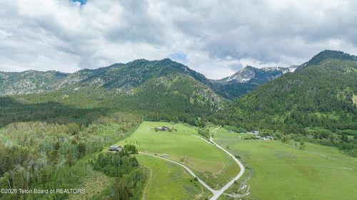 2 Stewart Trail, Alpine, WY, 83128 | Card Image