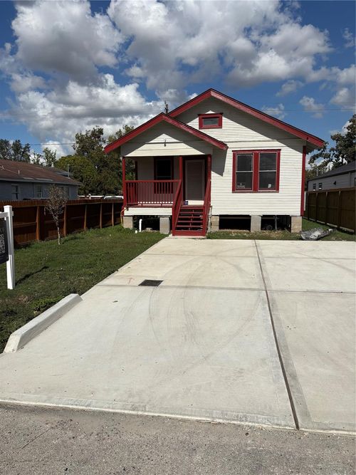 7807 Queen St, Houston, TX, 77028-4417 | Card Image