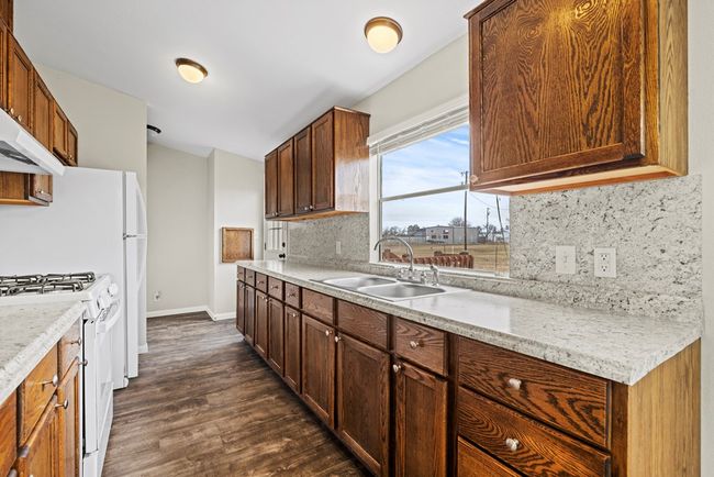 108 Gammenthaler Ln, House other with 3 bedrooms, 2 bathrooms and 1 parking in Harper TX | Image 6