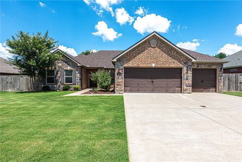 5211 W Cross Creek Boulevard, Rogers, AR, 72758 | Card Image