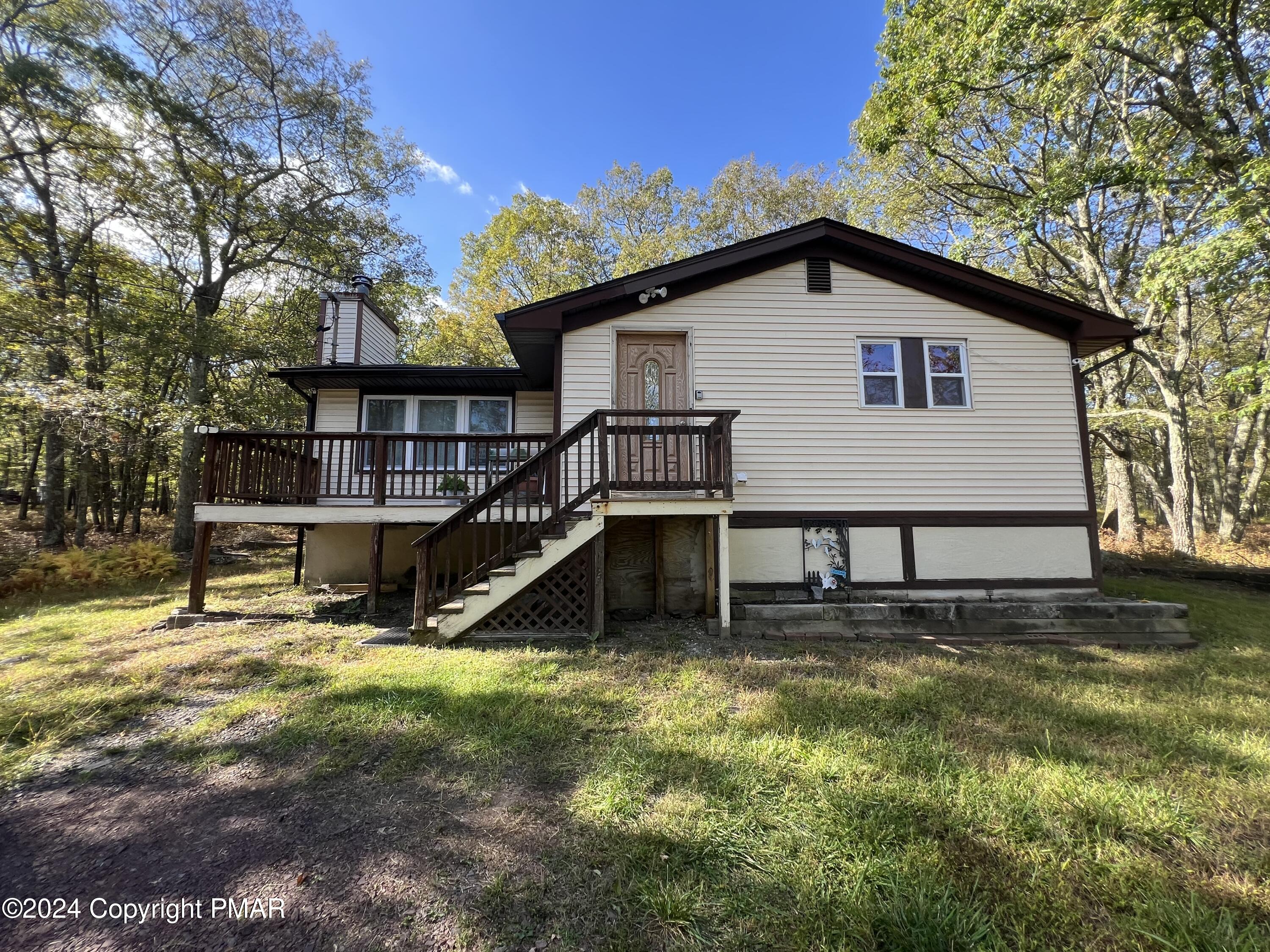 Mallard Ln, Bushkill, PA 18324