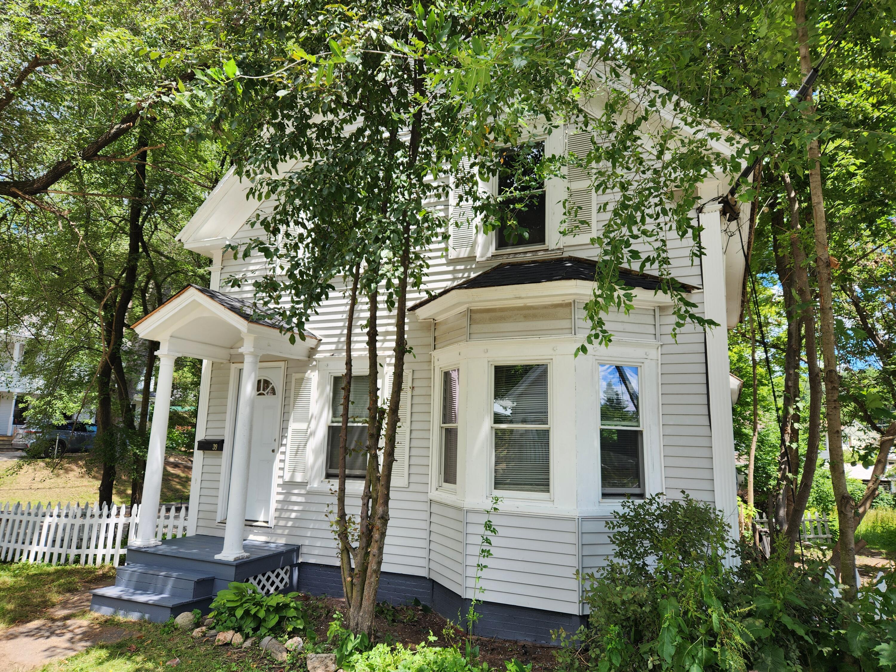 Knapp St, Livermore Falls, ME 04254
