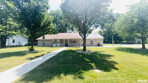 902 N Buchanan St, Benton, IL, 62812-2062 | Card Image