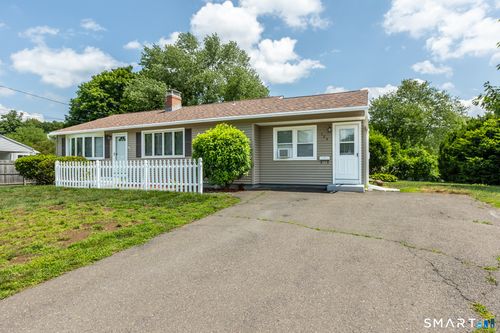 124 Sherman Rd, Enfield, CT, 06082-4152 | Card Image