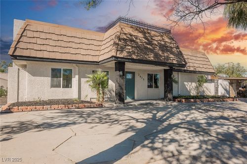 2825 Burnham Ave, Las Vegas, NV, 89169-1793 | Card Image