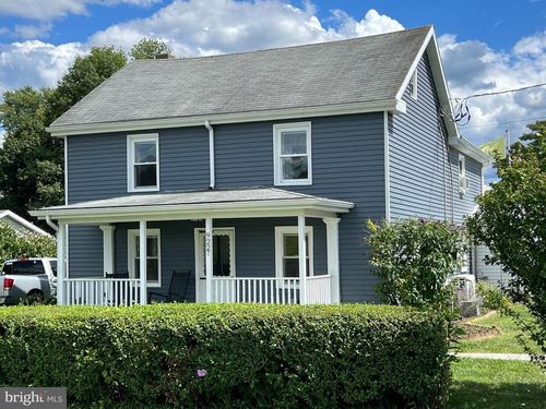 9227 Grindstone Hill Rd, Greencastle, PA, 17225-9157 | Card Image