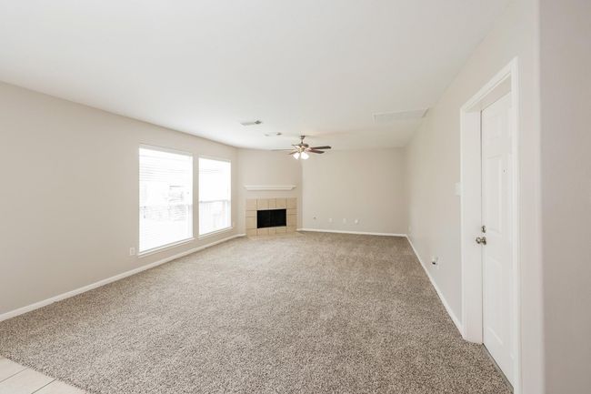 8319 Loetsch Ridge Way, House other with 4 bedrooms, 3 bathrooms and 2 parking in Spring TX | Image 4