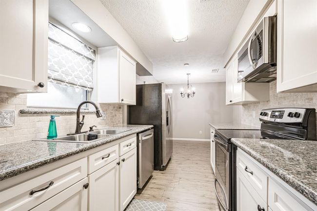 512 Lyndale Dr, House other with 3 bedrooms, 2 bathrooms and 2 parking in Highlands TX | Image 14