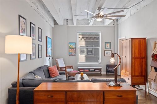 apt-7d-21 W 10th St, Kansas City, MO, 64105-1898 | Card Image