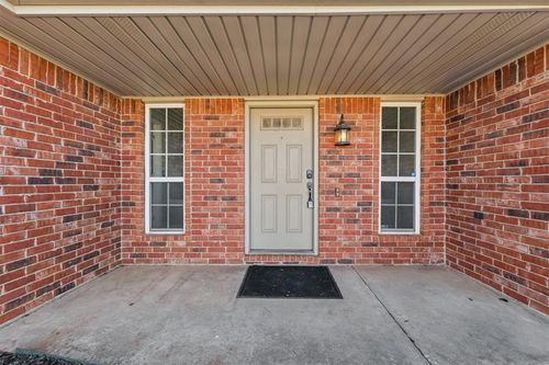 2504 Se 11th St, Moore, OK, 73160-0725 | Card Image