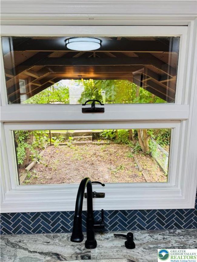 332 W Patterson St, House other with 3 bedrooms, 1 bathrooms and null parking in Lansford PA | Image 18