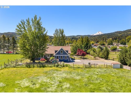 2939 Wyeast Rd, Hood River, OR, 97031-8424 | Card Image