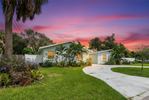1101 81st Ave N, ST PETERSBURG, FL, 33702-4042 | Card Image