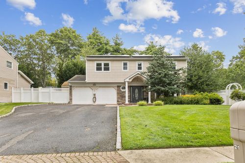 21 Tulipwood Dr, Commack, NY, 11725-5615 | Card Image