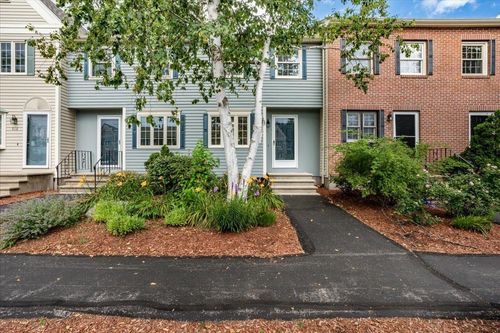 916 Fox Hollow Dr, Hudson, NH, 03051-4864 | Card Image