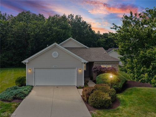 4250 Reserve Way, Avon, OH, 44011-3226 | Card Image