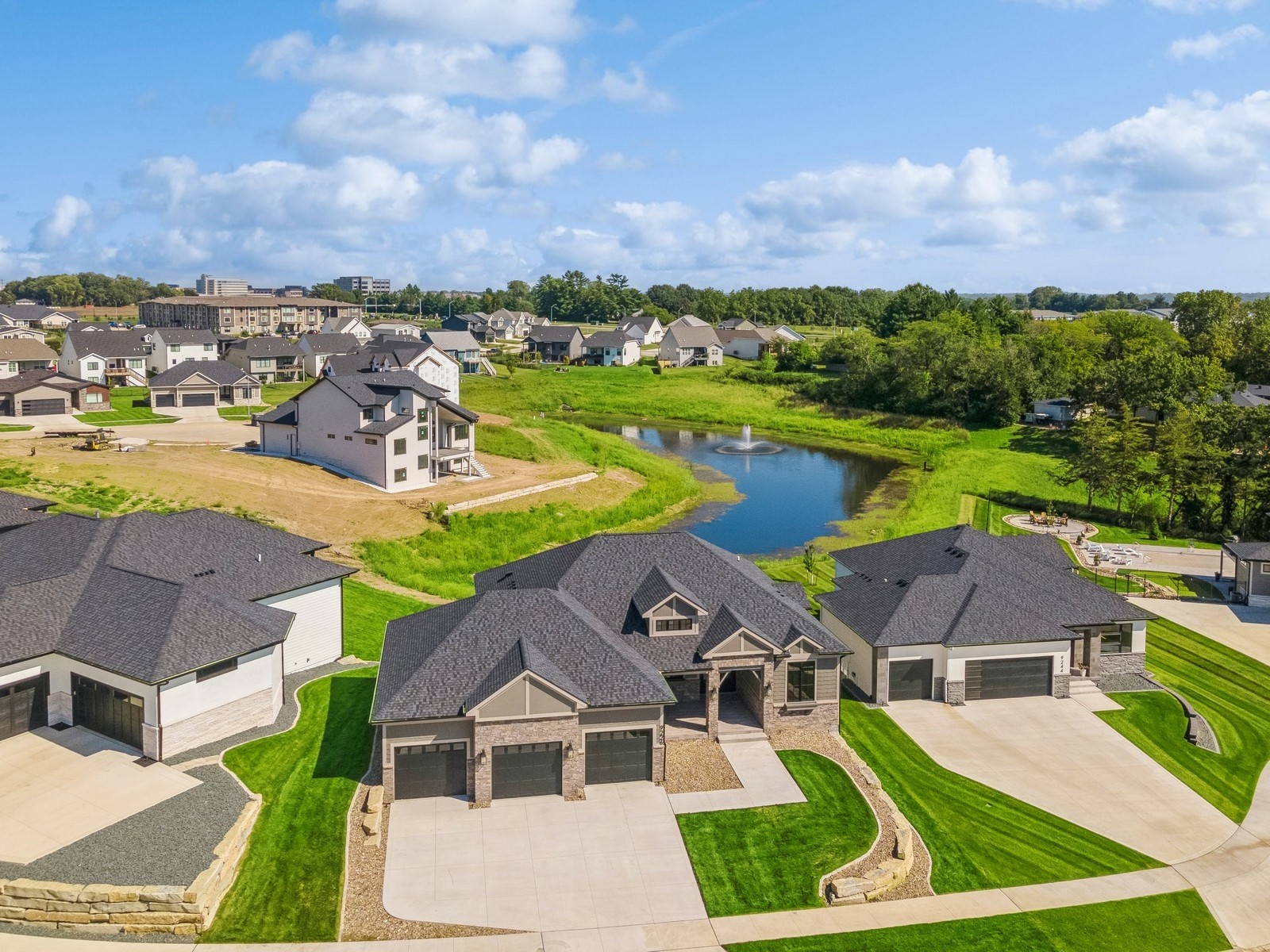 Cedar Ridge Dr, West Des Moines, IA 50266