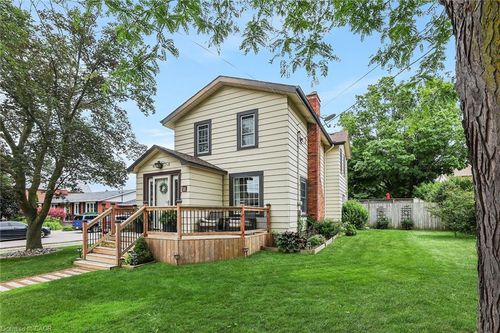 10 Maple Ave, Grimsby, ON, L3M3B6 | Card Image