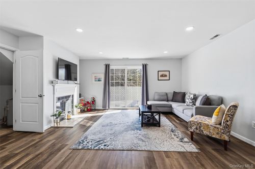 708 Chestnut Dr, Carmel, NY, 10512-2611 | Card Image