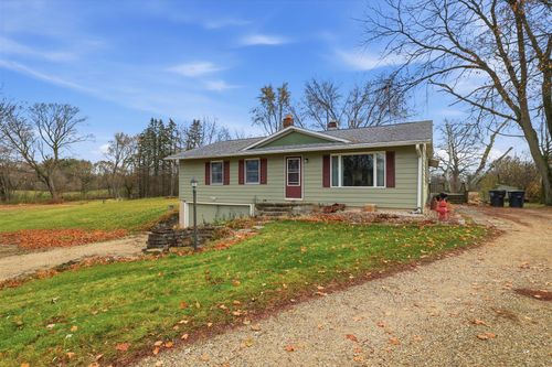 N8838 County Rd N, East Troy, WI, 53120-1828 | Card Image