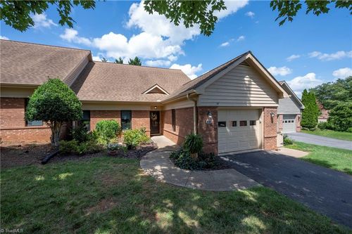 325 Hollybrook Dr, Bermuda Run, NC, 27006-8405 | Card Image