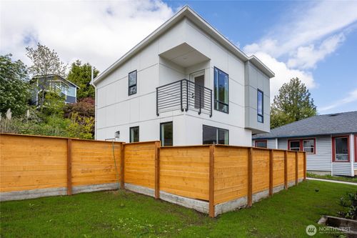 b-4421 49th Ave S, Seattle, WA, 98118-1421 | Card Image