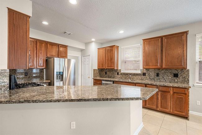 Lots of counter space and cabinetry | Image 14