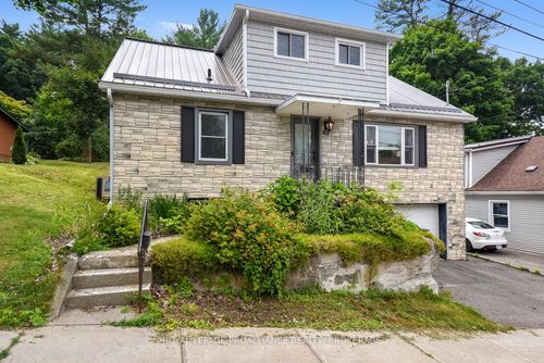 16 Mccready St, Brockville, ON, K6V5N3 | Card Image