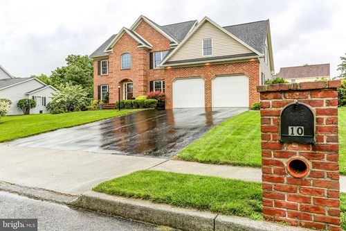 10 Silver Maple Dr, BOILING SPRINGS, PA, 17007-9599 | Card Image