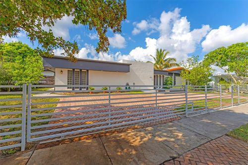 9350 Sw 88th Ter, Miami, FL, 33176-1902 | Card Image