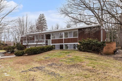 2427 Londonderry Rd, Ann Arbor, MI, 48104-4015 | Card Image