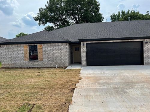 b-305 Tricha Cir Sw, Gravette, AR, 72736-7033 | Card Image